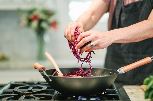 53611-koken-rawpixeldotcom-adult-apron-1537166.jpg