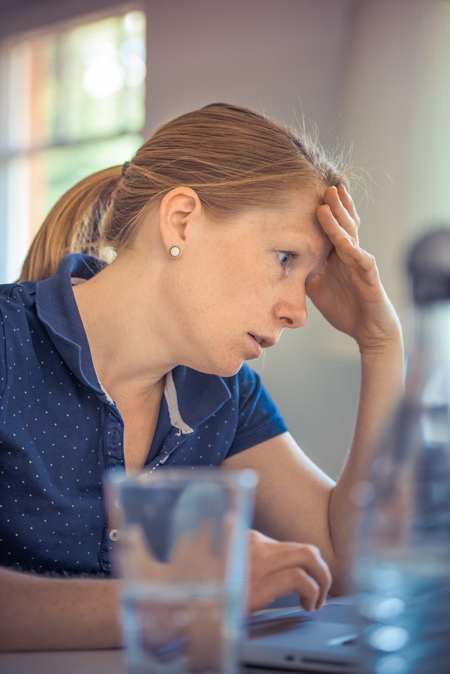 74086-vrouw-moe-onrust-stress-pexels-133021.jpg